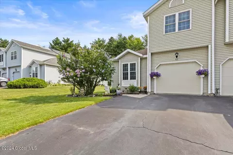 63 Old Mill Ln, Queensbury, NY 12804