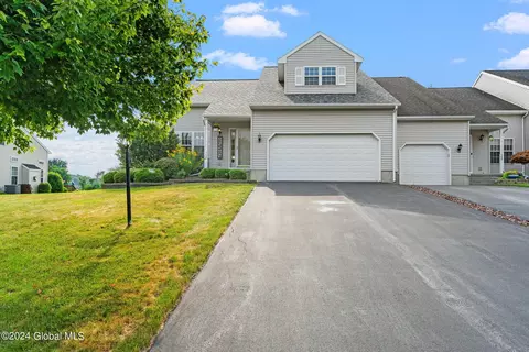 36 Raylinsky Ln # A, Mechanicville, NY 12118