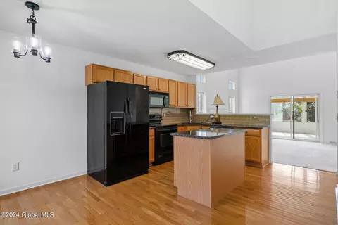36 Raylinsky Ln # A, Mechanicville, NY 12118 photo 11