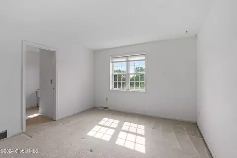 36 Raylinsky Ln # A, Mechanicville, NY 12118 photo 35