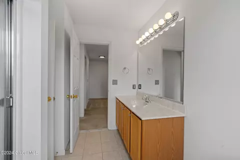 36 Raylinsky Ln # A, Mechanicville, NY 12118 photo 34