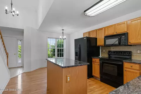 36 Raylinsky Ln # A, Mechanicville, NY 12118 photo 9
