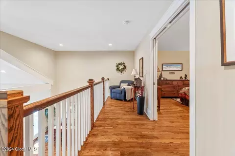 Entry Way - 31 Abbey Rd, Delmar, NY 12054 photo 4 of 4