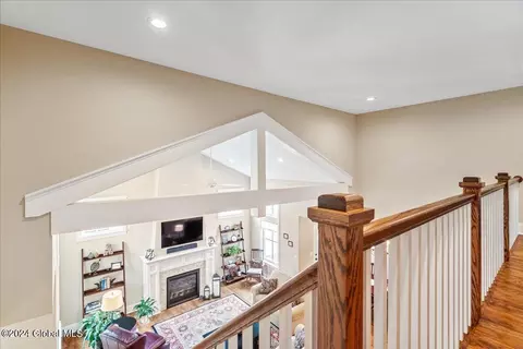 Entry Way - 31 Abbey Rd, Delmar, NY 12054 photo 3 of 4