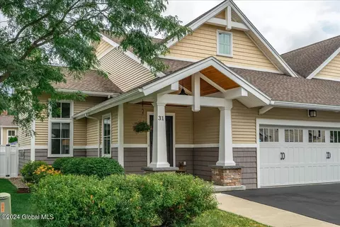 31 Abbey Rd, Delmar, NY 12054