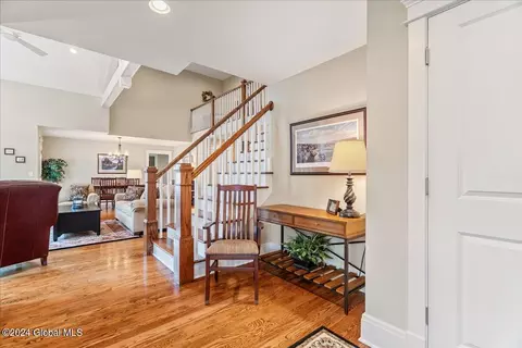 Entry Way - 31 Abbey Rd, Delmar, NY 12054 photo 2 of 4