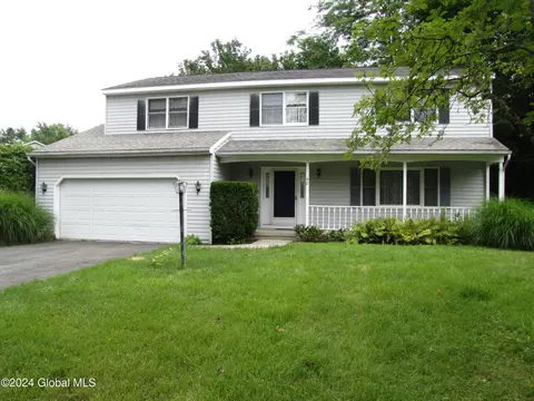 48 Wakefield Ct, Delmar, NY 12054