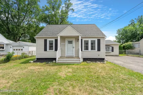 623 Mariaville Rd, Schenectady, NY 12306