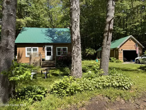 317 Lampman Rd, Broadalbin, NY 12025