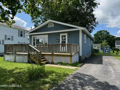 76 Mcdonald St, Glens Falls, NY 12801