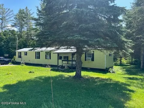 140 Bartlett Pond Rd, Mineville, NY 12956