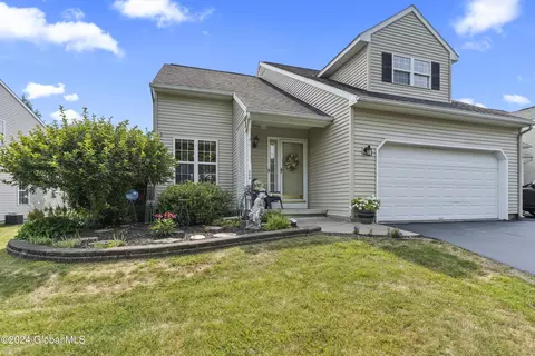 38 Raylinsky Ln # A, Mechanicville, NY 12118