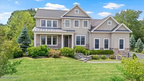 12 Chatham Cir, Loudonville, NY 12211