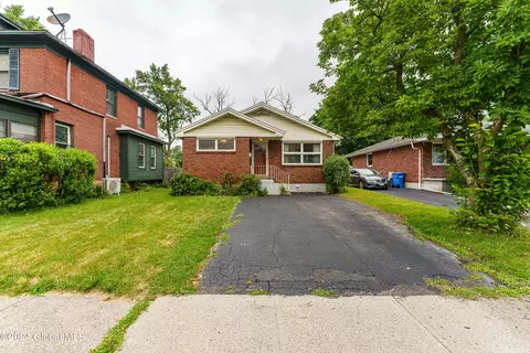 37 Mapleridge Ave, Albany, NY 12209