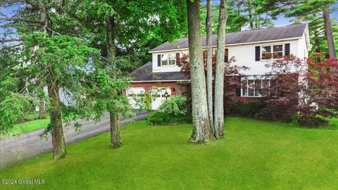 39 Warwick Way, Schenectady, NY 12309 photo 25