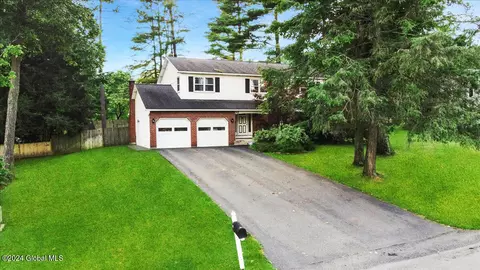 39 Warwick Way, Schenectady, NY 12309 photo 24