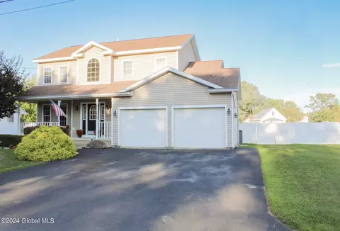 3296 Frank St, Schenectady, NY 12306