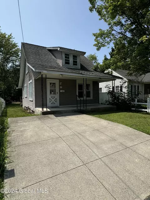 29 Delaware Ave, Rensselaer, NY 12144