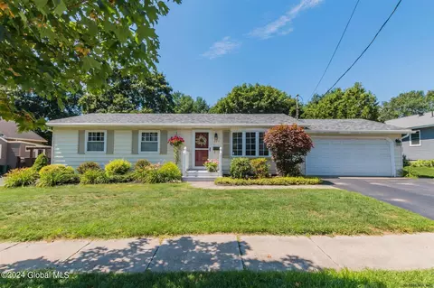 221 Jansen Ave, Johnstown, NY 12095