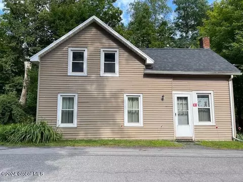 26 Mill St, Windham, NY 12496