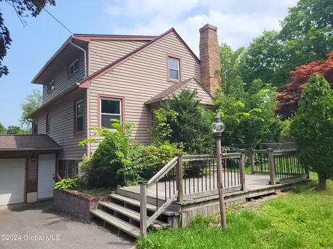1643 Van Hoesen Rd, Castleton On Hudson, NY 12033