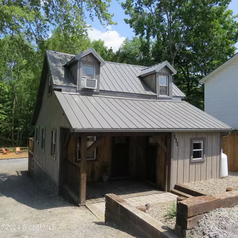 131 Pike St, Broadalbin, NY 12025
