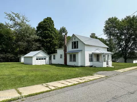 15 Waldo Pl, Port Henry, NY 12974