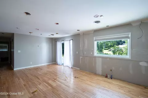 255 Marshall Ave, Schenectady, NY 12304 photo 7