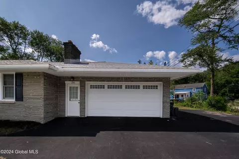 255 Marshall Ave, Schenectady, NY 12304 photo 4