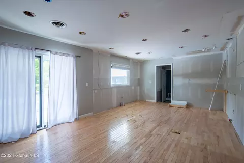 255 Marshall Ave, Schenectady, NY 12304 photo 9