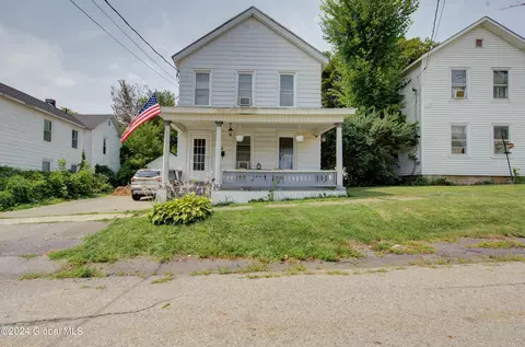 419 Fon Clair St, Johnstown, NY 12095