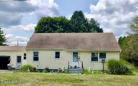 42 John St, Nassau, NY 12123
