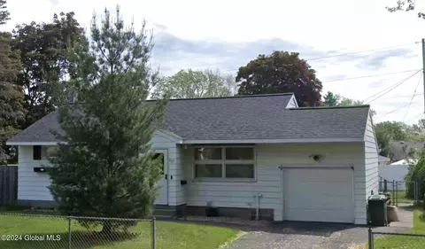 117 Locust Park, Albany, NY 12205