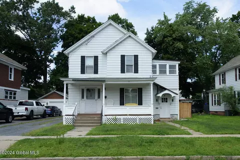 9 Knight St, Glens Falls, NY 12801