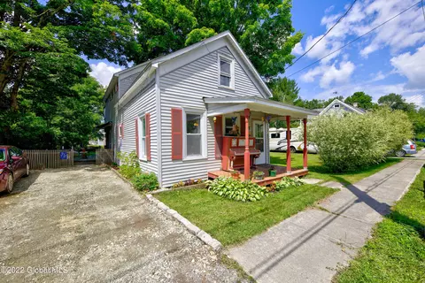 7 Academy St, Salem, NY 12865