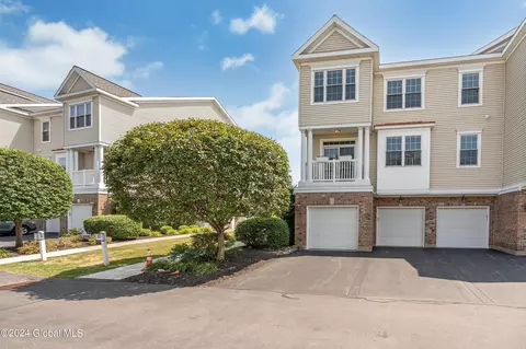 4207 Admirals Walk Dr, Cohoes, NY 12047