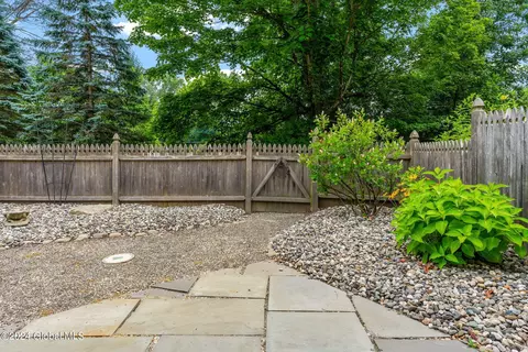 20 Quincy Rd, Glenmont, NY 12077 photo 40