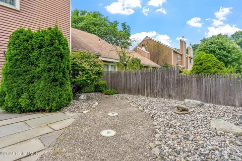 20 Quincy Rd, Glenmont, NY 12077 photo 38