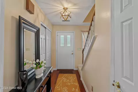 20 Quincy Rd, Glenmont, NY 12077 photo 5