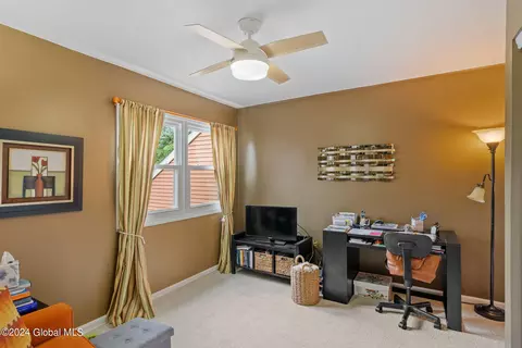 20 Quincy Rd, Glenmont, NY 12077 photo 26