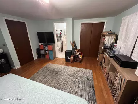 8 Phyllis Ct, Schenectady, NY 12303 photo 18