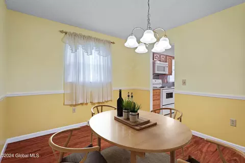 Dining - 1246 Coplon Ave, Schenectady, NY 12309 photo 2 of 3