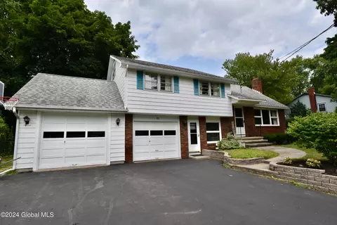 13 Beechwood Dr, Burnt Hills, NY 12027