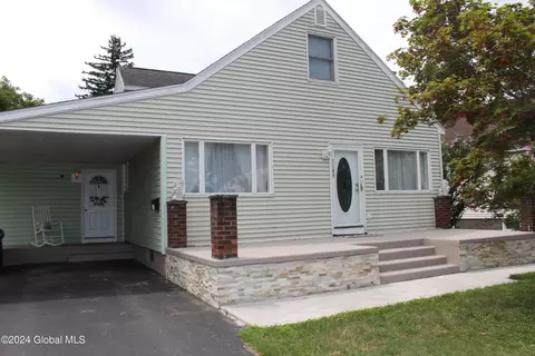 1104 Laura St, Schenectady, NY 12306