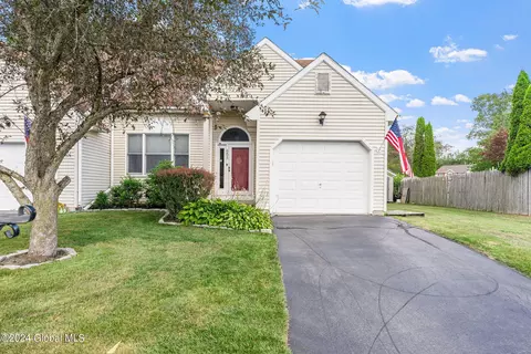 651 Minuteman Ln, Ballston Spa, NY 12020
