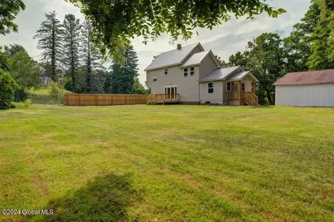 49 Center St, Fonda, NY 12068