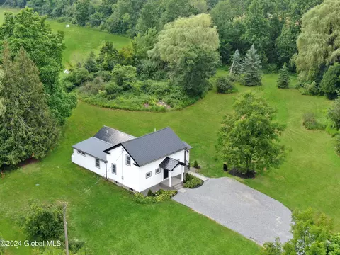 5119 Jockey St, Galway, NY 12074