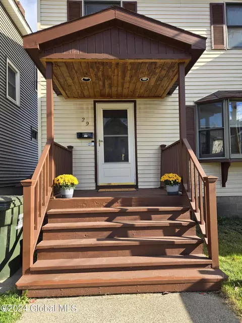 29 High St, Green Island, NY 12183