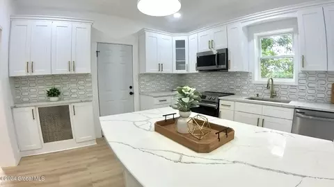 470 Twelfth St, Schenectady, NY 12306 photo 18