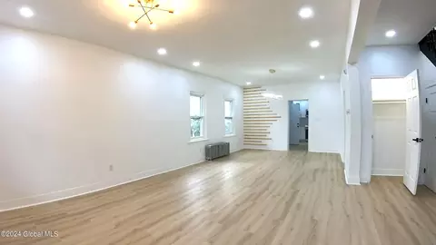 470 Twelfth St, Schenectady, NY 12306 photo 7